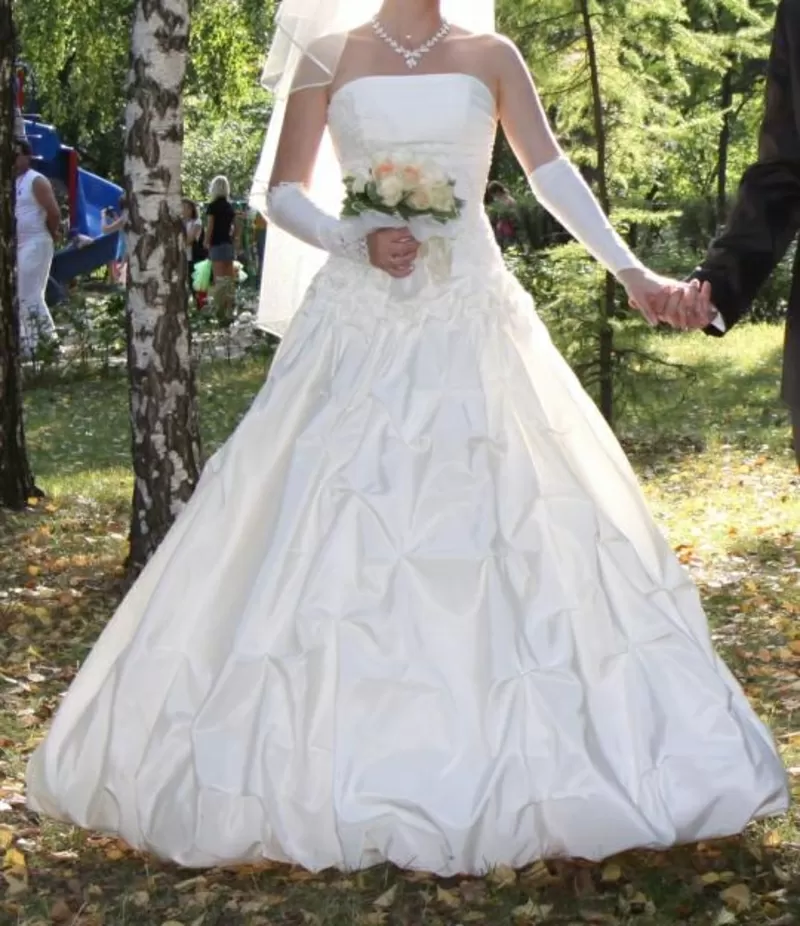 Продам нежное,  романтичное,  изящное свадебное платье