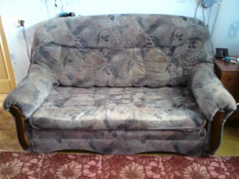 Продам мягкую мебель мини диван два кресла 